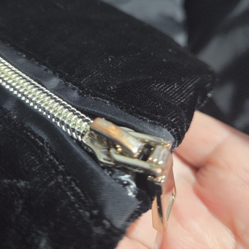 WHBM VELVET PUFFER  JACKET - Picture 8 of 9